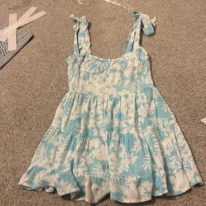 Isabelles Cabinet Floral Dress - Size Medium